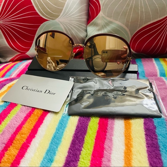 Dior Sunglasses in excellent like new condition (mirrored) - Picture 2 of 5